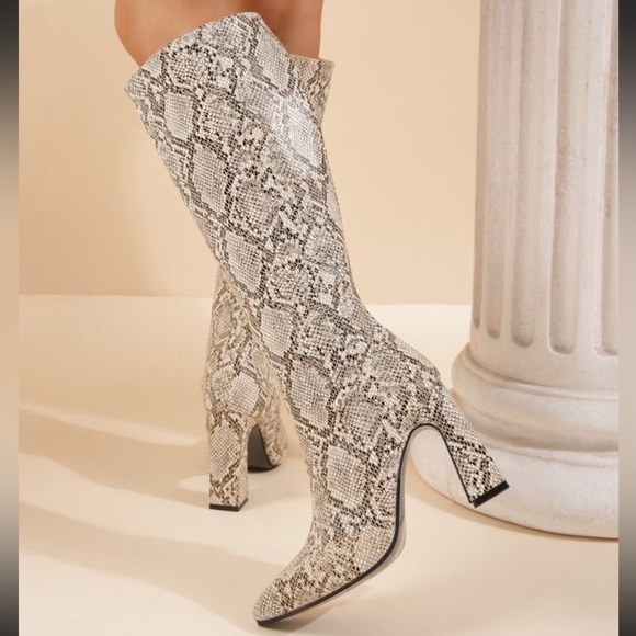 Snakeskin Embossed Chunky Heeled Classic Boots Zip Up Round Toe 10 - Picture 3 of 12